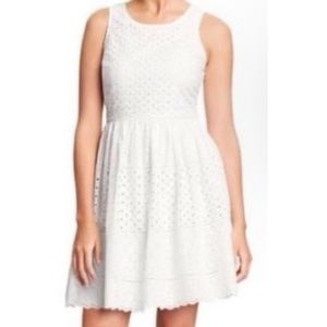 #B00 {VGUC} OLD NAVY eyelet dress